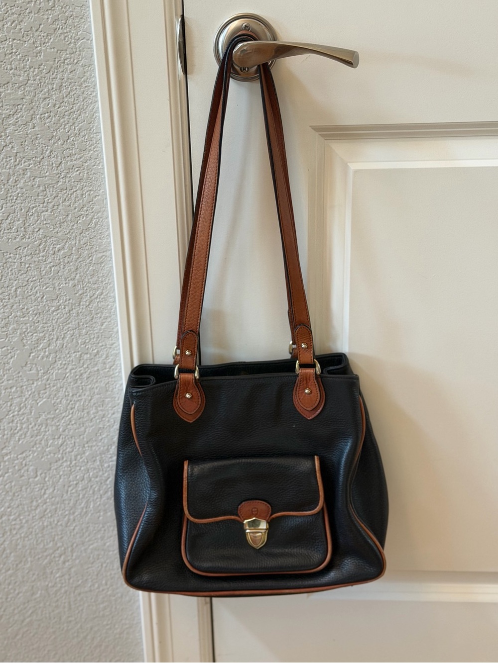 VTG Etienne Aigner Pebbled Leather Shoulder Bag w Horseshoe Lock. Heritage. EUC